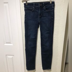 American Eagle 🦅 women’s size 2 skinny jeans.